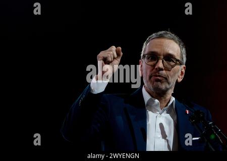 Vienne, Autriche. 06 avril 2024. AUTRICHE ; VIENNE ; 20240406 ; le président du parti fédéral du Parti de la liberté d'Autriche (FPOe) Herbert Kickl prend la parole lors de la conférence d'État du parti de la FPÖ Vienne le 6 avril 20245 à Vienne. // Österreich ; WIEN ; 20240406 ; Bundesparteiobmann der Freiheitliche Partei Österreich ( FPÖ) Herbert Kickl spricht während des Landesparteitages der FPÖ Wien am 6. Avril 20245 à Wien. - 20240406 PD2323 crédit : APA-PictureDesk/Alamy Live News Banque D'Images