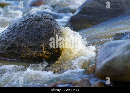 Vejle, Danemark. 06 avril 2024. La rive du lac lors des funérailles du fjord de Vejle à Skyttehushaven à Vejle, Danemark, samedi 6 avril 2024. Crédit : Ritzau/Alamy Live News Banque D'Images