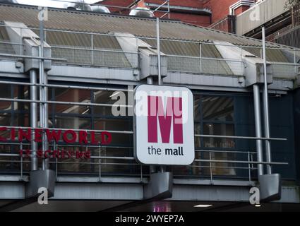 Panneau pour le Mall, Cheapside, Wood Green High Street, Wood Green, London Borough of Haringey, Greater London, Angleterre, Royaume-Uni Banque D'Images