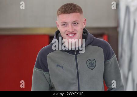 Rogan Ravenhill de Barnsley arrive lors du match de Sky Bet League 1 Charlton Athletic vs Barnsley à The Valley, Londres, Royaume-Uni, 6 avril 2024 (photo par Alfie Cosgrove/News images) Banque D'Images