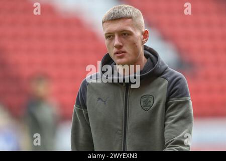 Rogan Ravenhill de Barnsley lors du match de la Sky Bet League 1 Charlton Athletic vs Barnsley à The Valley, Londres, Royaume-Uni, 6 avril 2024 (photo par Alfie Cosgrove/News images) Banque D'Images