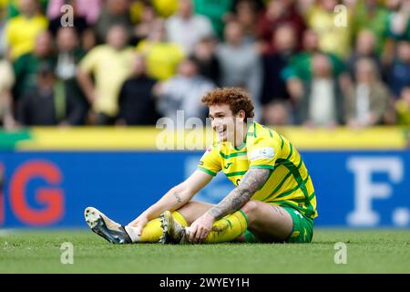 Josh Sargent de Norwich City réagit après avoir été attaqué par Sam Morsy d'Ipswich Town (non photographié) lors du Sky Bet Championship match à Carrow Road, Norwich. Date de la photo : samedi 6 avril 2024. Banque D'Images