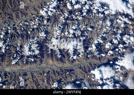 Caractéristiques du terrain au Tibet, Chine. Amélioration numérique d'une image fournie par la NASA Banque D'Images