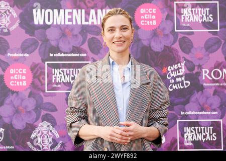 Anna Foglietta lors du Photocall du Prix WOMENLANDS RENDEZ-VOUS 2024, 6 avril 2024 à Rome, Italie crédit : Live Media Publishing Group/Alamy Live News Banque D'Images