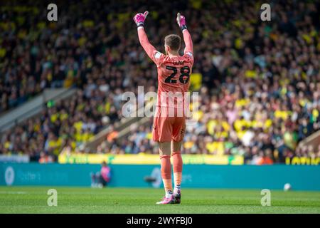 Angus Gunn de Norwich City lors du match de championnat Sky Bet entre Norwich City et Ipswich Town à Carrow Road, Norwich le samedi 6 avril 2024. (Photo : David Watts | mi News) crédit : MI News & Sport /Alamy Live News Banque D'Images