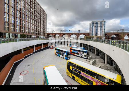 Ouverture officielle de l'échangeur de Stockport transport et du Viaduct Park le 18 mars 2024. Banque D'Images