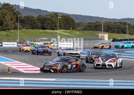 46 BRICHE Julien (fra), NAVARRO Jean-Laurent (fra), JSB compétition, Porsche 718 Cayman GT4 RS CS, action46 BRICHE Julien (fra), NAVARRO Jean-Laurent (fra), JSB compétition, Porsche 718 Cayman GT4 RS CS, action lors de la 1ère manche de la série européenne GT4 2024 propulsée par Rafa Racing Club sur le circuit Paul Ricard, du 5 au 7 avril 2024 au Castellet, France - photo Marc de Mattia/DPPI crédit : DPPI Media/Alamy Live News Banque D'Images