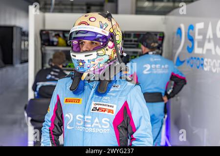 AL-KHALIFA Isa (bhr), 2 Seas Motorsport, Mercedes-AMG GT3 Evo, portrait lors de la 1ère manche du Fanatec GT World Challenge 2024 propulsé par AWS sur le circuit Paul Ricard, du 5 au 7 avril 2024 au Castellet, France Banque D'Images