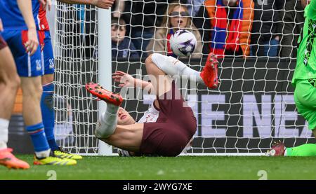 Londres, Royaume-Uni. 06th Apr, 2024 - Crystal Palace v Manchester City - premier League - Selhurst Park. Erling Haaland marque son but contre Crystal Palace. Crédit photo : Mark pain / Alamy Live News Banque D'Images