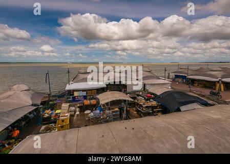 Belem, Brésil - 26 décembre 2023 : marché Ver o Peso sur les berges de la ville. Banque D'Images