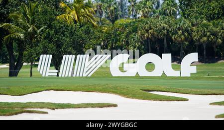 Doral, Floride, États-Unis. 6 avril 2024. LIV Golf signalétique vue sur le 16ème trou lors de la deuxième manche du LIV Golf Miami au Trump National Doral. (Crédit image : © Debby Wong/ZUMA Press Wire) USAGE ÉDITORIAL SEULEMENT! Non destiné à UN USAGE commercial ! Banque D'Images