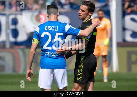 L'arbitre du match, Paride Tremolada de Monza lors du match du championnat italien de football Serie B entre le Brescia Calcio FC et le Pise SC 1909 Banque D'Images