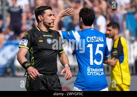 L'arbitre du match, Paride Tremolada de Monza lors du match du championnat italien de football Serie B entre le Brescia Calcio FC et le Pise SC 1909 Banque D'Images