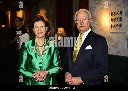 Stockholm, Suède. 06 avril 2024. Le roi Carl Gustaf et la reine Silvia se mêlent aux artistes après l'hommage de SVT à Abba au Cirkus de Stockholm. Le samedi 6 avril marque les 50 ans depuis qu’ABBA a remporté le concours Eurovision de la chanson avec la chanson Waterloo. Le samedi 6 avril 2024Photos : Magnus Lejhall/TT/Code 10658 crédit : TT News Agency/Alamy Live News Banque D'Images