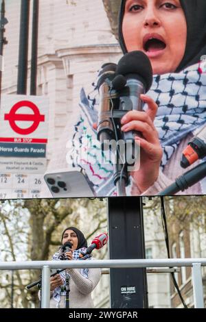 Vendredi 5 avril 2024 Whitehall, Londres, Royaume-Uni. Des milliers de personnes se rassemblent pour la Palestine lors de la marche annuelle de la journée Al-Qods et se rassemblent à Londres. La marche a commencé au Home Office et s'est terminée par un rassemblement à Whitehall près de Downing Street à Londres. Abdullah Bailey/Alamy Live News Banque D'Images