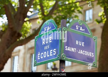 Panneaux de signalisation. Rue des Ecoles. Quartier Latin. Paris. France. Europe. Banque D'Images