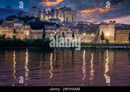 Centro histórico de Palacio de los Papas, conjunto Episcopal, le Rhône, Avignon, Vaucluse, Provence-Alpes-Côte dAzur, France, Europe. Banque D'Images