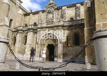 Collégiale de San Isidoro. León. Castilla y León. Espagne. Banque D'Images