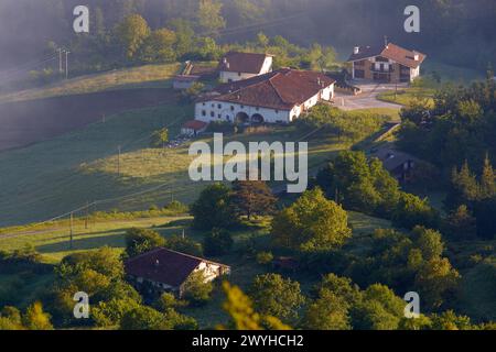 Ferme Basque. Aizkorri Aratz Parc Naturel. Mont Aloña. Arantzazu. Oñati. Gipuzkoa. Pays Basque. L'Espagne. Banque D'Images