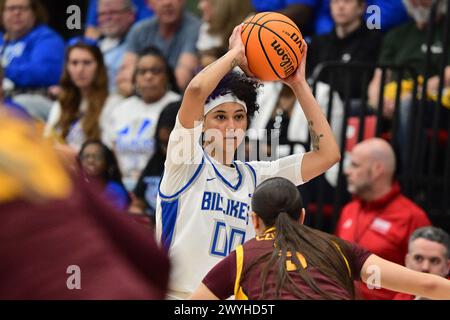 Edwardsville, États-Unis. 06 avril 2024. La garde de Saint Louis Billikens Kyla McMakin (00) semble passer. L'Université Saint Louis Billikens a battu les Golden Gophers du Minnesota 69-50 dans le Women's NIT joué sur le campus de l'Université Southern Illinois - Edwardsville à Edwardsville, il le samedi 6 avril 2024. (Photo de Tim Vizer/Sipa USA) crédit : Sipa USA/Alamy Live News Banque D'Images