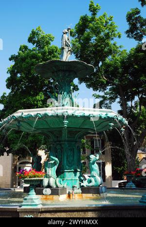 Une fontaine d'eau Graces le centre-ville de Madison Indiana Banque D'Images