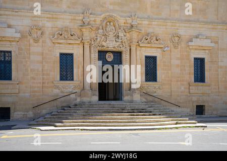 Valletta, Malte, 3 avril 2024. Vue extérieure de la Curie de l'archevêque maltais dans le centre-ville Banque D'Images