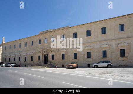 Valletta, Malte, 3 avril 2024. Vue extérieure de la Curie de l'archevêque maltais dans le centre-ville Banque D'Images