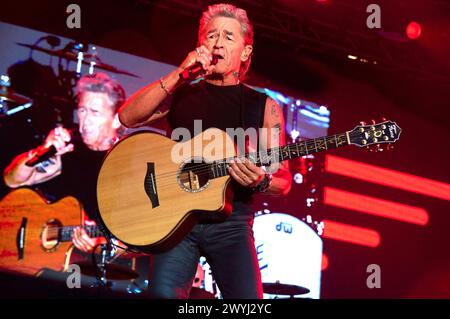 Peter Maffay live auf dem Stars of Sounds Festival auf dem Pantschau am Murtensee. Murten, 06.07.2023 *** Peter Maffay en live au festival Stars of Sounds au Pantschau sur le lac Murten Murten, 06 07 2023 Foto:XP.xFrauchigerx/xFuturexImagex maffay 3704 Banque D'Images