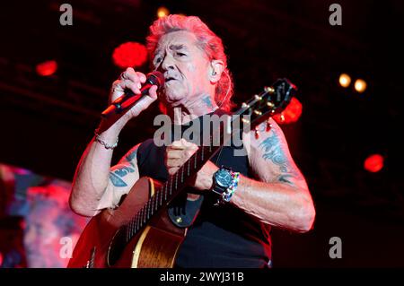 Peter Maffay live auf dem Stars of Sounds Festival auf dem Pantschau am Murtensee. Murten, 06.07.2023 *** Peter Maffay en live au festival Stars of Sounds au Pantschau sur le lac Murten Murten, 06 07 2023 Foto:XP.xFrauchigerx/xFuturexImagex maffay 3712 Banque D'Images