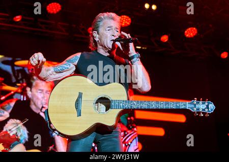 Peter Maffay live auf dem Stars of Sounds Festival auf dem Pantschau am Murtensee. Murten, 06.07.2023 *** Peter Maffay en live au festival Stars of Sounds au Pantschau sur le lac Murten Murten, 06 07 2023 Foto:XP.xFrauchigerx/xFuturexImagex maffay 3713 Banque D'Images