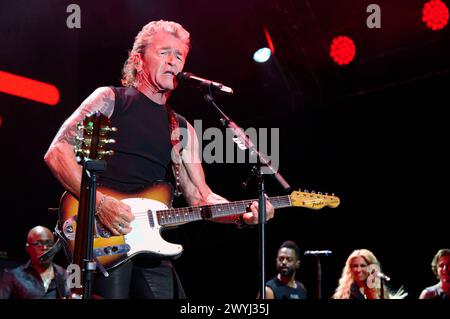 Peter Maffay live auf dem Stars of Sounds Festival auf dem Pantschau am Murtensee. Murten, 06.07.2023 *** Peter Maffay en live au festival Stars of Sounds au Pantschau sur le lac Murten Murten, 06 07 2023 Foto:XP.xFrauchigerx/xFuturexImagex maffay 3719 Banque D'Images