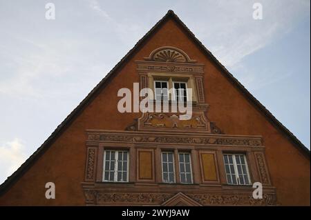 Vue panoramique sur le restaurant JY's, deux étoiles Michelin, du chef Jean-Yves Schillinger, de style Renaissance, sur les rives de la Lauch à Colmar, en France Banque D'Images