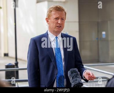 Londres, Royaume-Uni. 7 avril 2024. Oliver Dowden, vice-premier ministre, à la BBC pour dimanche avec Laura Kuenssberg. Crédit : Mark Thomas/Alamy Live News Banque D'Images
