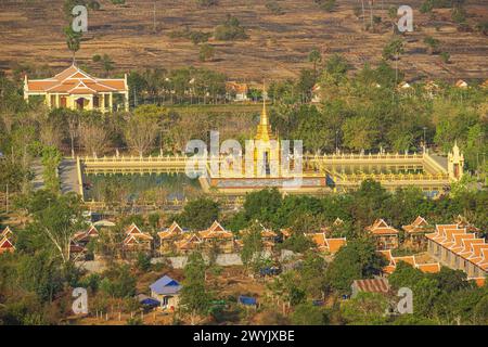 Cambodge, province de Kandal, Oudong, Centre de méditation bouddhiste Vipassana au pied de la colline de la nécropole royale monumentale Banque D'Images