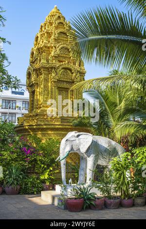 Cambodge, Phnom Penh, district de Doun Penh, Wat Ounalom, temple bouddhiste fondé au XVe siècle Banque D'Images
