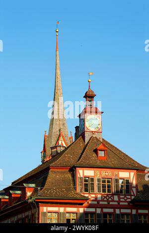 Suisse, canton de Schaffhausen, Stein am Rhein, centre historique, vieille ville médiévale, Maisons historiques à la place de l'hôtel de ville (Rathausplatz), hôtel de ville (Rathaus) Banque D'Images