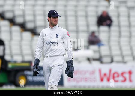 Birmingham, Royaume-Uni. 07 avril 2024. Michael Burgess du Warwickshire lors du jour 3 du match de Vitality County Championship Division 1 entre Warwickshire CCC et Worcestershire CCC à Edgbaston Cricket Ground, Birmingham, Angleterre le 7 avril 2024. Photo de Stuart Leggett. Utilisation éditoriale uniquement, licence requise pour une utilisation commerciale. Aucune utilisation dans les Paris, les jeux ou les publications d'un club/ligue/joueur. Crédit : UK Sports pics Ltd/Alamy Live News Banque D'Images