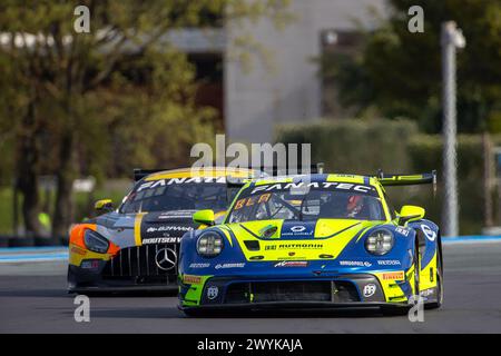 Le Castellet, France. 06 avril 2024. Le CASTELLET, circuit Paul Ricard, France, course d'Endurance de 4 heures dans le cadre de la GT World Challenge Endurance Cup tenue le 06. AVRIL 2024 ; # 97 Dustin Blattner, Dennis Marschall, Loek Hartog, Team Rutronik Racing, Porsche 911 GT3 R (992) voiture. Le Team Rutronik Racing participe à la Fanatec GT World Challenge Endurance Cup, image redevable, photo copyright © Geert FRANQUET/ATP images (FRANQUET Geert /ATP/SPP) crédit : SPP Sport Press photo. /Alamy Live News Banque D'Images