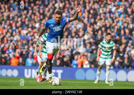 Glasgow, Royaume-Uni. 07 avril 2024. Les Rangers affrontent le Celtic à l'Ibrox Stadium, Glasgow, Écosse, Royaume-Uni, dans le troisième match Old Firm de la saison Scottish Premiership. Le Celtic est actuellement en avance sur les Rangers dans la ligue, de 1 point, bien que les Rangers aient un match en main. Le résultat de ce jeu est important pour les deux équipes. Crédit : Findlay/Alamy Live News Banque D'Images