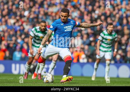 Glasgow, Royaume-Uni. 07 avril 2024. Les Rangers affrontent le Celtic à l'Ibrox Stadium, Glasgow, Écosse, Royaume-Uni, dans le troisième match Old Firm de la saison Scottish Premiership. Le Celtic est actuellement en avance sur les Rangers dans la ligue, de 1 point, bien que les Rangers aient un match en main. Le résultat de ce jeu est important pour les deux équipes. Crédit : Findlay/Alamy Live News Banque D'Images