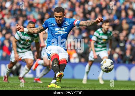 Glasgow, Royaume-Uni. 07 avril 2024. Les Rangers affrontent le Celtic à l'Ibrox Stadium, Glasgow, Écosse, Royaume-Uni, dans le troisième match Old Firm de la saison Scottish Premiership. Le Celtic est actuellement en avance sur les Rangers dans la ligue, de 1 point, bien que les Rangers aient un match en main. Le résultat de ce jeu est important pour les deux équipes. Crédit : Findlay/Alamy Live News Banque D'Images