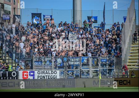 Cagliari, Italie. 07 avril 2024. Supporters d'Atalanta lors du match de Serie A entre Cagliari Calcio et Atalanta à l'Unipol Domus à Cagliari, Sardaigne - dimanche 7 avril 2024. Sport - Soccer (photo de Gianluca Zuddas/Lapresse) crédit : LaPresse/Alamy Live News Banque D'Images