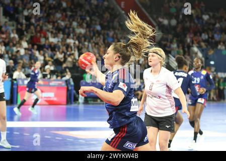 Saint Chamond, France. 07 avril 2024. Thierry LARRET/Maxppp. Feminin. Match de qualification a l'EHF Euro 2024. France vs Lettonie. Le 7 avril 2024, Arena Saint-Etienne Métropole, Saint-Chamond (42). Crédit : MAXPPP/Alamy Live News Banque D'Images