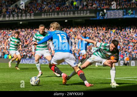 Glasgow, Royaume-Uni. 07 avril 2024. Les Rangers affrontent le Celtic à l'Ibrox Stadium, Glasgow, Écosse, Royaume-Uni, dans le troisième match Old Firm de la saison Scottish Premiership. Le Celtic est actuellement en avance sur les Rangers dans la ligue, de 1 point, bien que les Rangers aient un match en main. Le résultat de ce jeu est important pour les deux équipes. Crédit : Findlay/Alamy Live News Banque D'Images