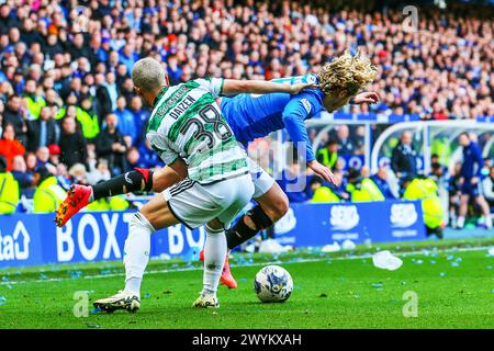 Glasgow, Royaume-Uni. 07 avril 2024. Les Rangers affrontent le Celtic à l'Ibrox Stadium, Glasgow, Écosse, Royaume-Uni, dans le troisième match Old Firm de la saison Scottish Premiership. Le Celtic est actuellement en avance sur les Rangers dans la ligue, de 1 point, bien que les Rangers aient un match en main. Le résultat de ce jeu est important pour les deux équipes. Crédit : Findlay/Alamy Live News Banque D'Images