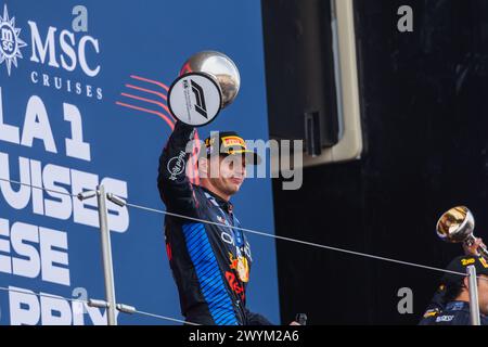 Circuit de Suzuka, Mie, Japon. 7 avril 2024 ; Max Verstappen des pays-Bas et Oracle Red Bull Racing sur le podium lors du Grand Japonais de formule 1 Banque D'Images