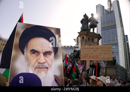 Francfort, Allemagne, 6 avril 2024. Arrêtez la manifestation de guerre en soutien à Gaza. Banque D'Images