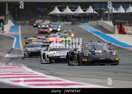 91 BOHN Ralf (ger), RENAUER Robert (ger), Schuring Morris (ndl), Herberth Motorsport, Porsche 911 GT3 R (992), action lors de la 1ère manche du Fanatec GT World Challenge 2024 propulsé par AWS sur le circuit Paul Ricard, du 5 au 7 avril 2024 au Castellet, France - photo Marc de Mattia/DPPI crédit : DPPI Media/Alamy Live News Banque D'Images