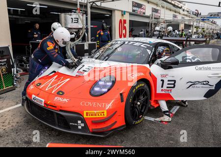 13 KOLB Patrick (ger), BUUS Bastien, TBA, Lionspeed GP, Porsche 911 GT3 R (992), action lors de la 1ère manche du Fanatec GT World Challenge 2024 propulsé par AWS sur le circuit Paul Ricard, du 5 au 7 avril 2024 au Castellet, France - photo Marc de Mattia/DPPI crédit: DPPI Media/Alamy Live News Banque D'Images