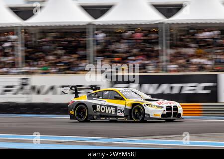 98 WITTMANN Marco (ger), YELLOLY Nick (gbr), ENG Philipp (aut), Rowe Racing, BMW M4 GT3, action lors de la 1ère manche du Fanatec GT World Challenge 2024 propulsé par AWS sur le circuit Paul Ricard, du 5 au 7 avril 2024 au Castellet, France - photo Marc de Mattia/DPPI crédit : DPPI Media/Alamy Live News Banque D'Images